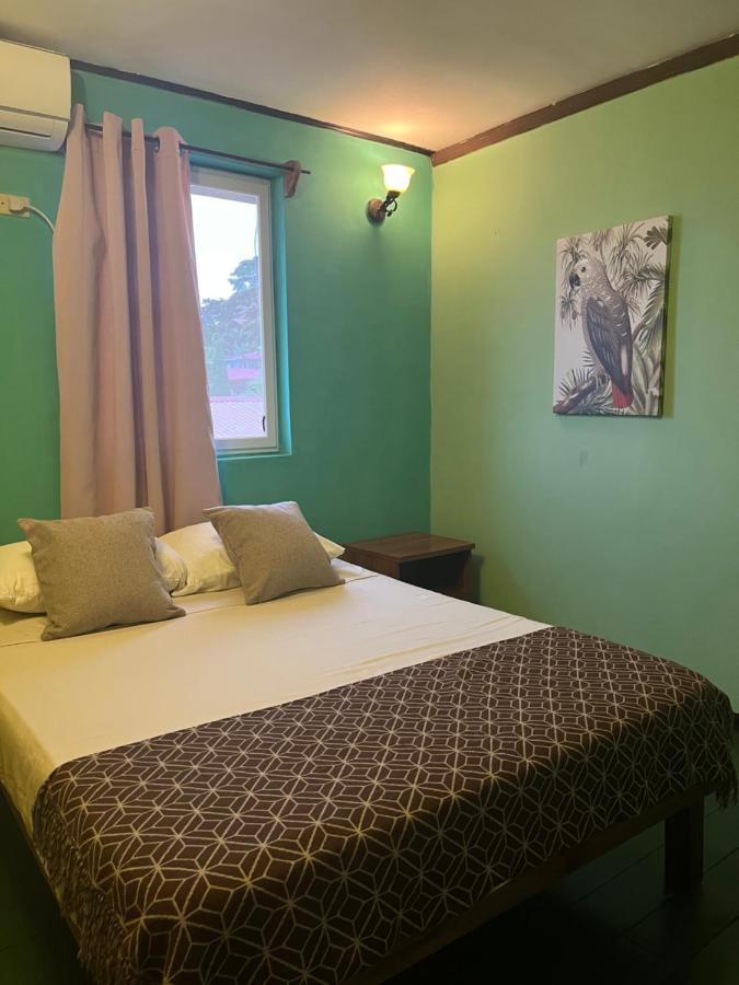 Hostal Cay Bastimentos Buitenkant foto