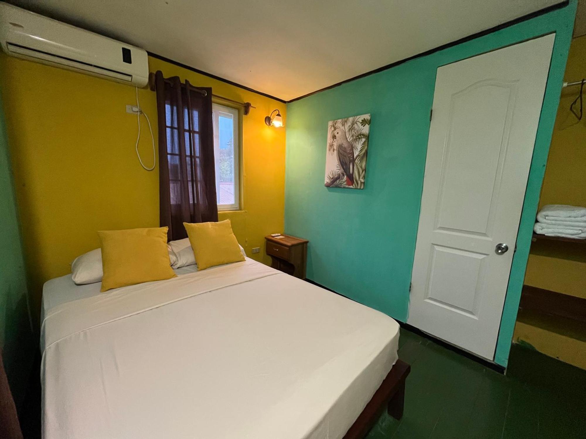Hostal Cay Bastimentos Buitenkant foto